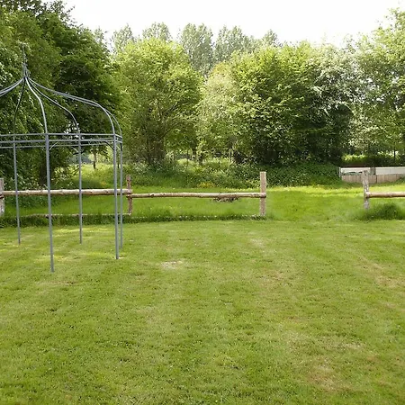 Fers A Cheval Bed and breakfast Aubrometz